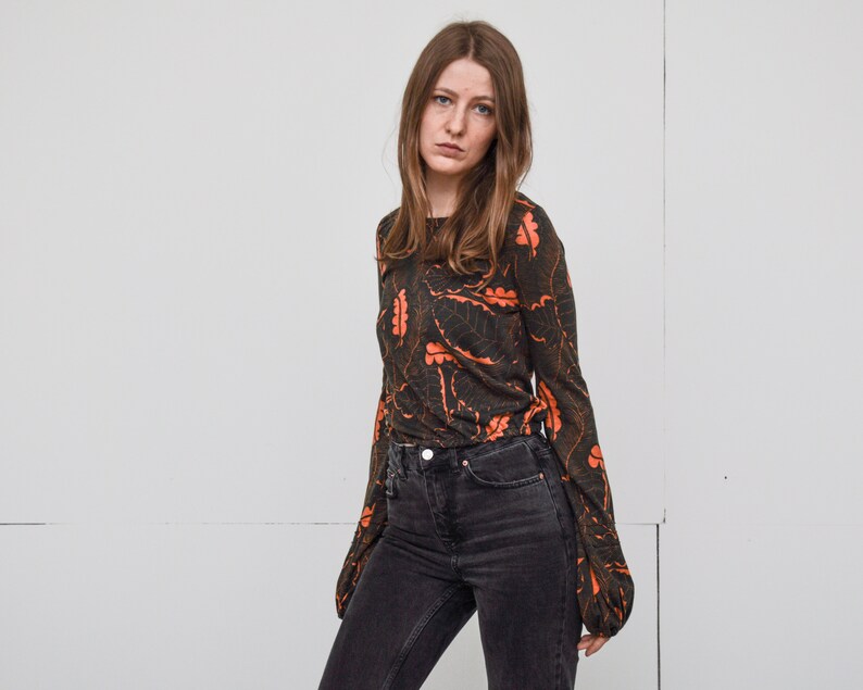 Vintage hippie top 70s long sleeve crop top black and orange psychedelic print bell sleeve bohemian top