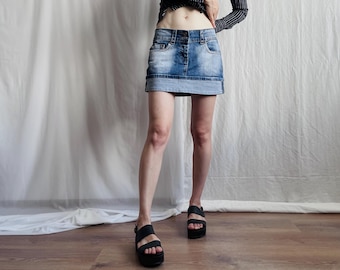 Vintage Y2K Low Waist Denim Mini Skirt: Faded Medium Wash, Size S
