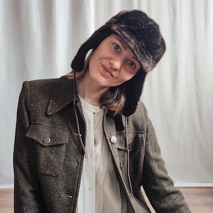 Vintage Trappermütze Kunstpelz in Dunkelbraun, Plüsch Wintermütze mit Bindebändern, Unisex Größe XS/S