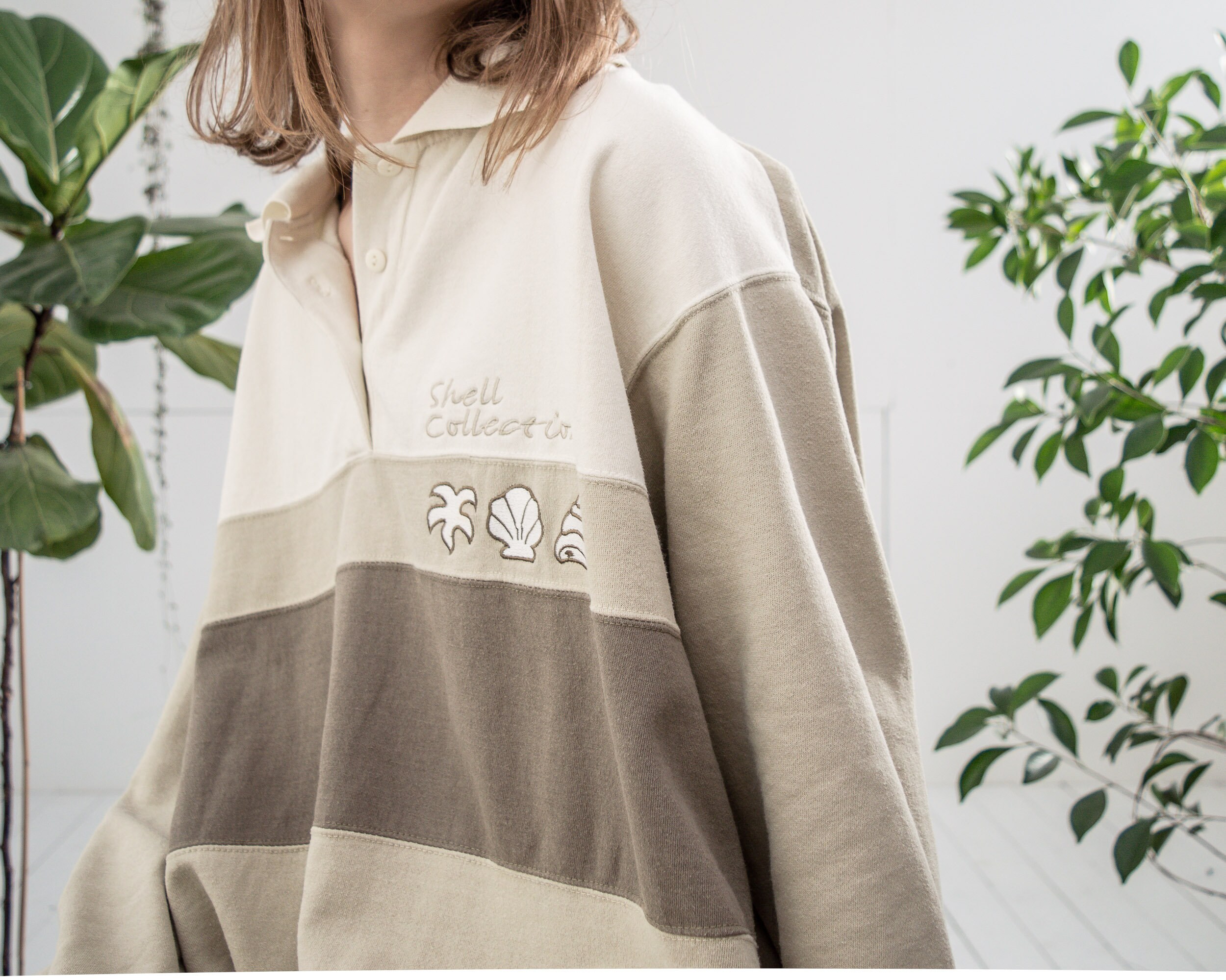 Vintage Collared Sweatshirt in Khaki 