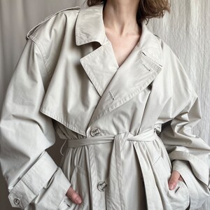 Maxi trench croisé blanc cassé vintage, pardessus ceinturé avec col à revers des années 90, moyen Extra Large M L XL image 5