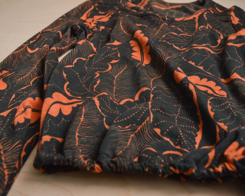 Vintage hippie top 70s long sleeve crop top black and orange psychedelic print bell sleeve bohemian top