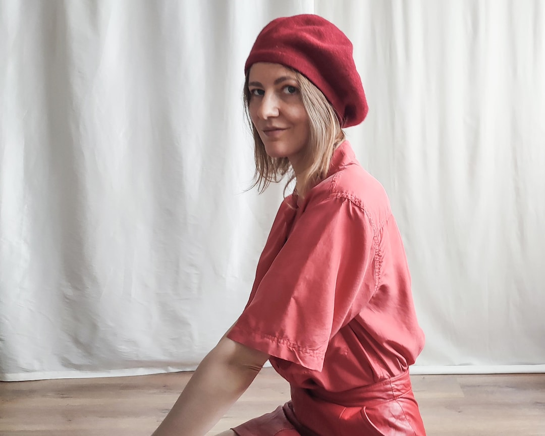Vintage Red Wool Beret - Parisian Style Winter Hat - Etsy display picture 3