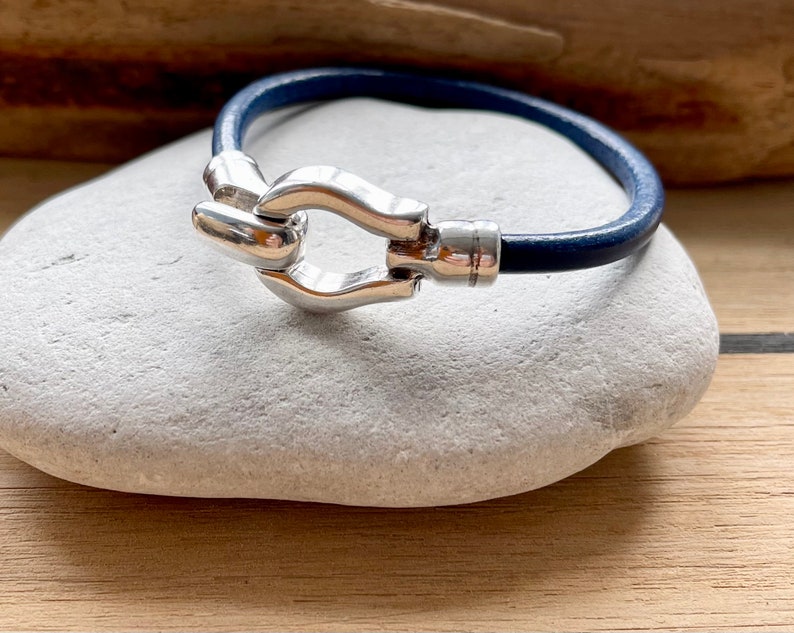 Leather bracelet with silver stirrup clasp horse equestrian horse lover pony christmas handmade gift accessory Bild 6