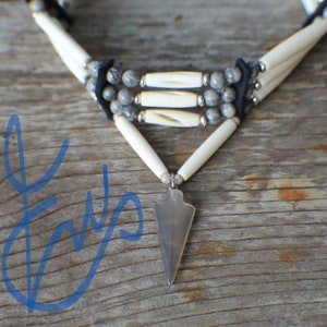 Native American Choker met grijze agaat pijlpunt Cherokee gemaakt door William Lattie wordt geleverd met certificaat van echtheid GRATIS VERZENDING IN DE VS