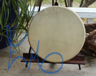 Tambor de mano de piel de venado de 10 pulgadas, hecho por William Lattie Cherokee, nativo americano. Incluye certificado de autenticidad. Envío gratuito a EE. UU.