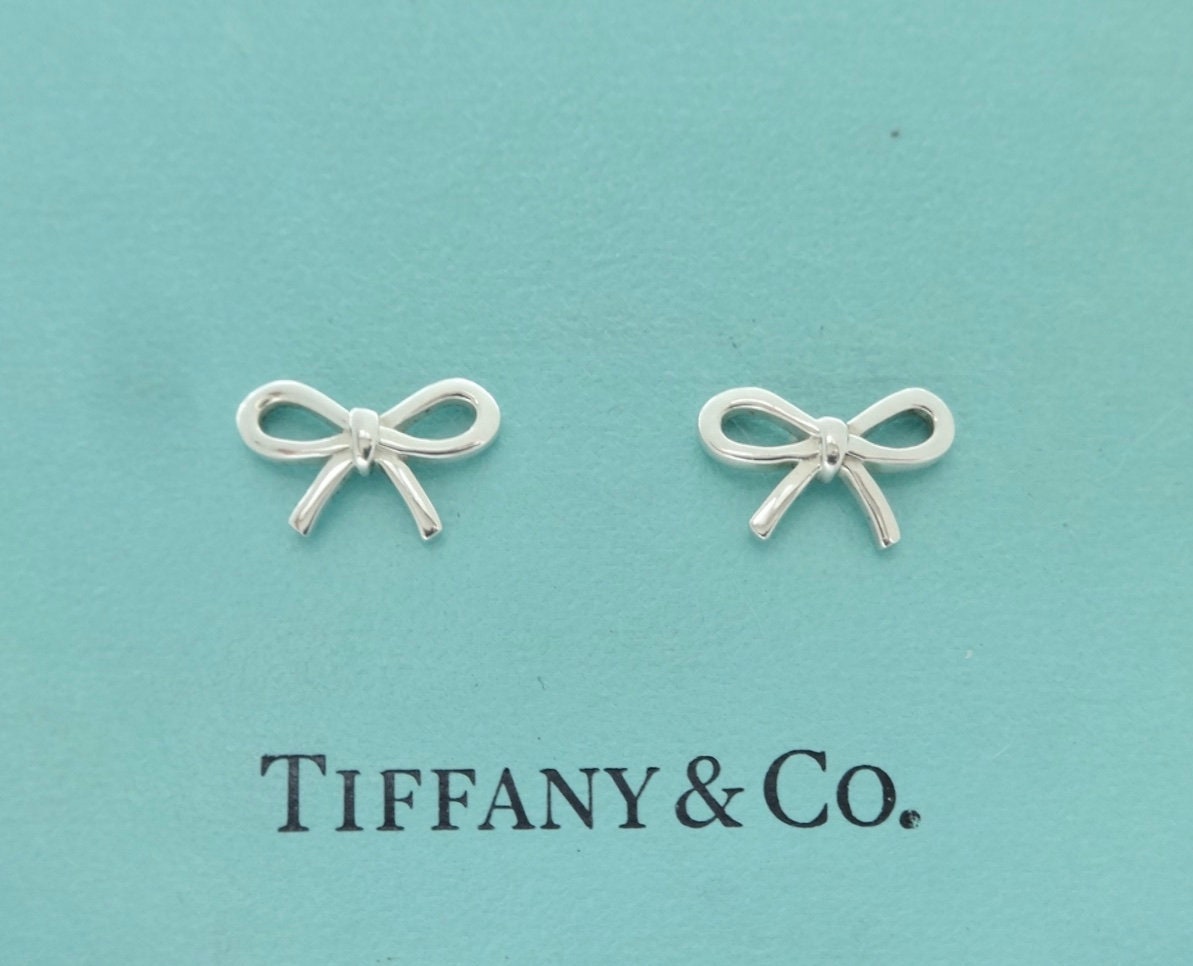 Authentic Tiffany & Co 18k Yellow Gold Diamond Large Ribbon Bow Earrings  1985 | Bow earrings, Tiffany & co., Ribbon bows