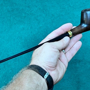 Hand carved tobacco pipe