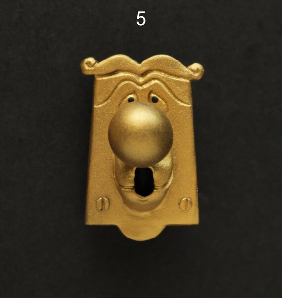 Tare Door Knob Brooch Alice In Wonderland Brooch Disney Etsy