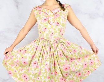 1950s Rose Dress Size Small 50s Rose Garden Fit and Flare Floral Cotton Dress 26" Waist