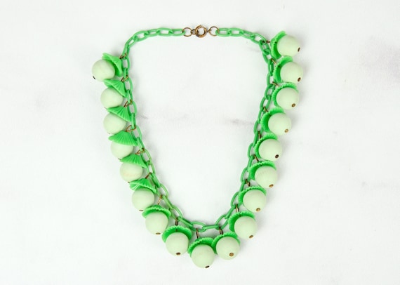 1940s Celluloid and Wood Novelty Necklace in Lime