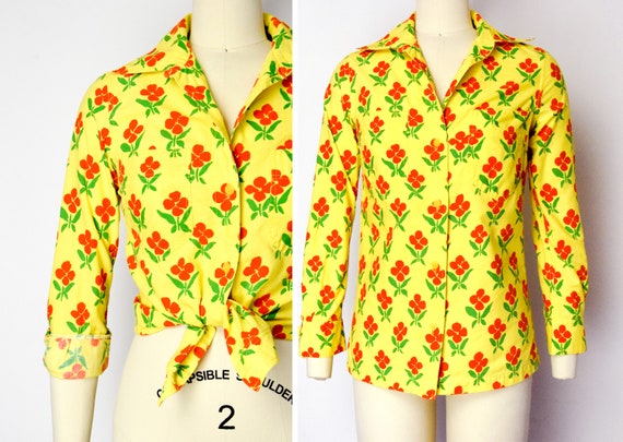 1970s Marimekko Blouse Size XS Bold Floral Print Y