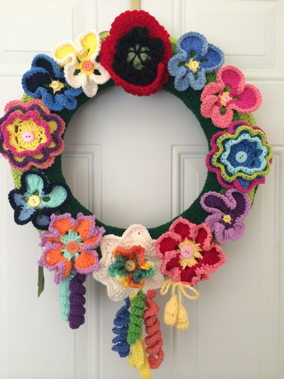Items similar to Crochet door wreath FREE SHIPPING Floral Door wreath ...