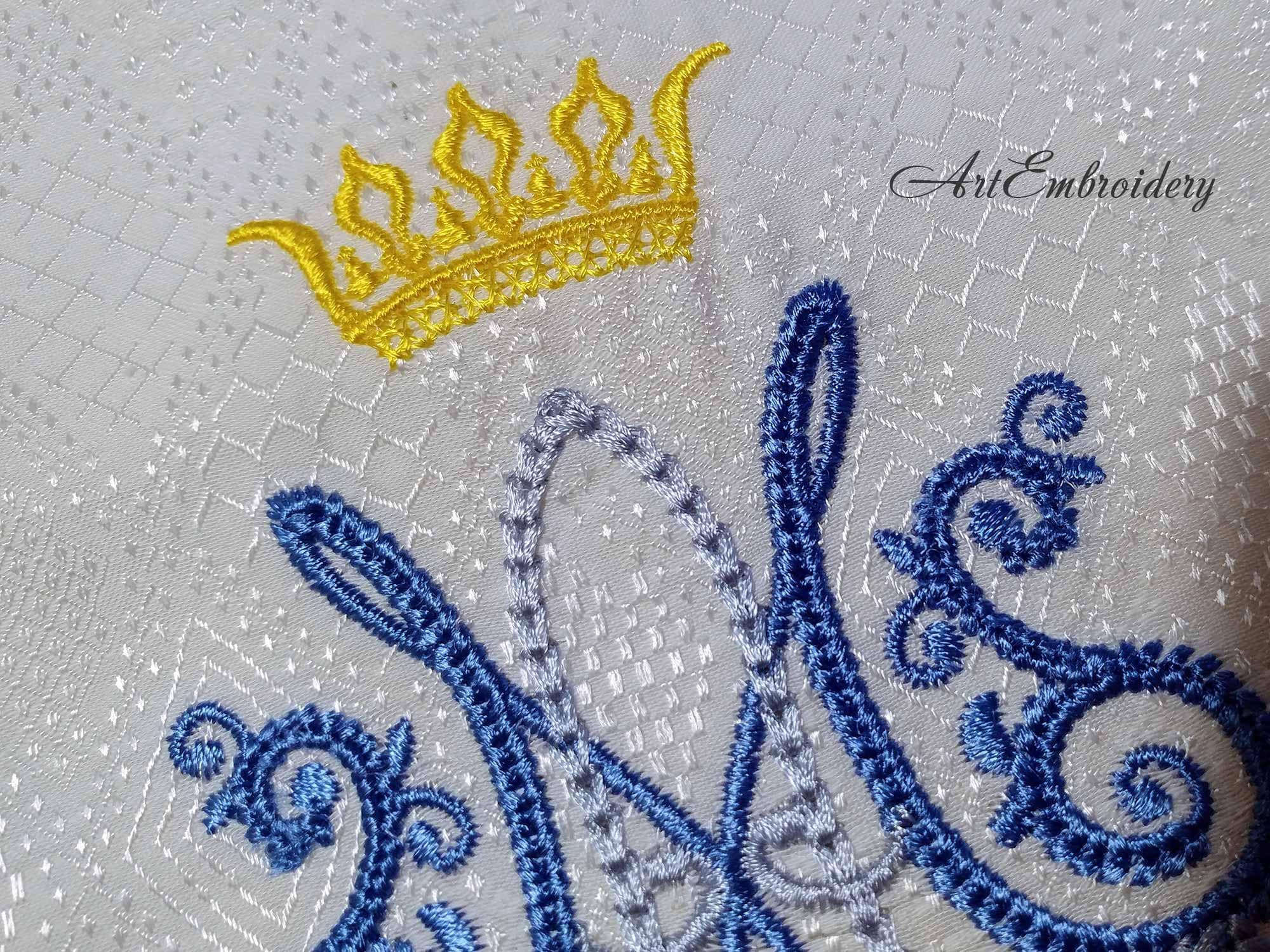 マリア様　　刺繍画 Amazon.co.jp: 聖母マリアの子を描くキリスト教の信仰クロス