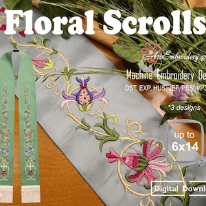 Può includere: Un download digitale con disegni di ricamo a macchina. L'immagine mostra una stola verde chiaro e un tessuto grigio con ricami floreali in rosa, viola e verde. Il testo recita "Floral Scrolls" e "fino a 15 x 36 cm".