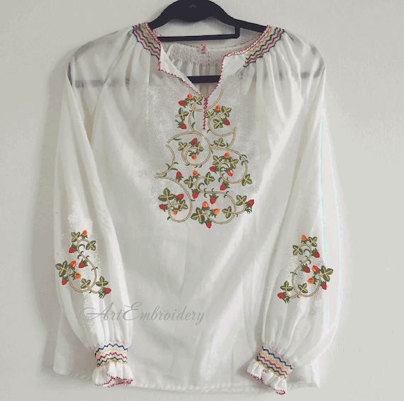 早い者勝ち　UND FLOWER RAISED EMBROIDERY TOP Mexican Floral Embroidered Cropped Top, Fiesta, Cinco De