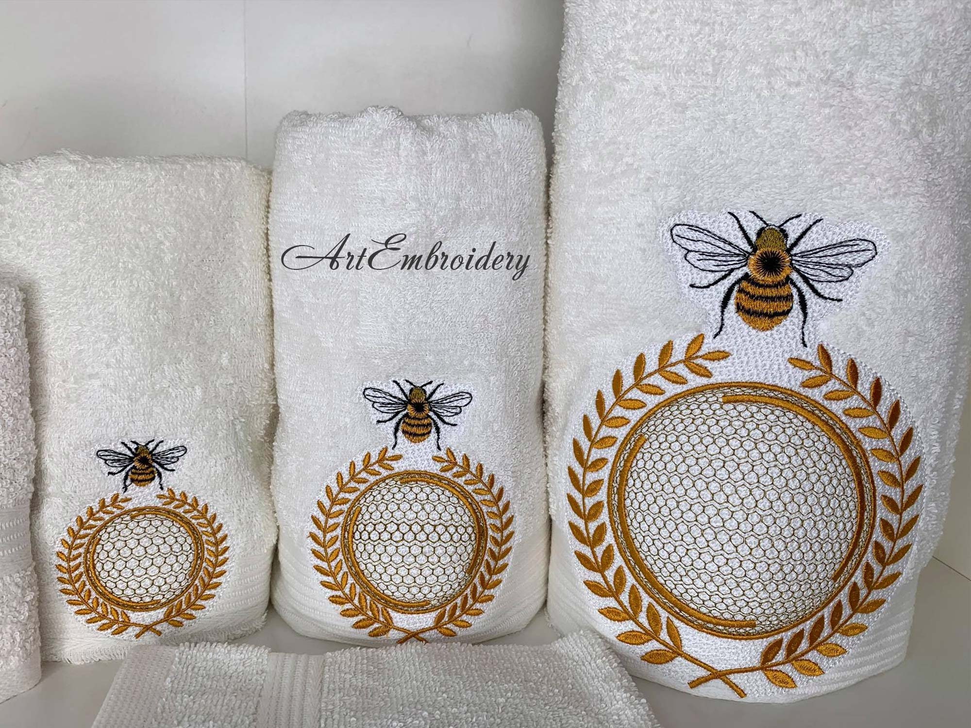 Bee Monogram Frame - Machine Embroidery Design in Few Sizes