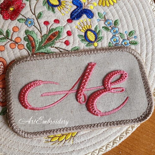 ハンガリーのマチョー花柄ハート刺繍デザイン（6x8、8x8フープ
