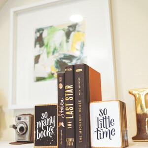 lifestyle view of bookends