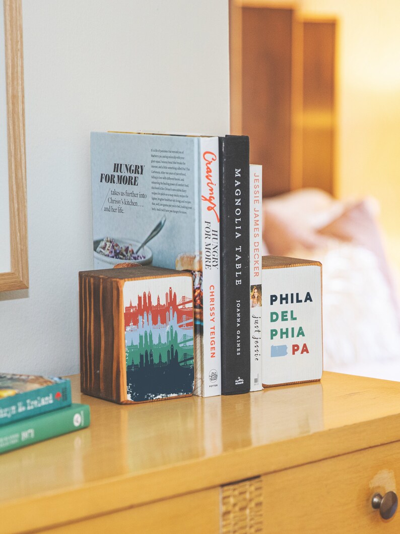 Wood Bookends With Philadelphia Pennsylvania Retro Skyline Etsy
