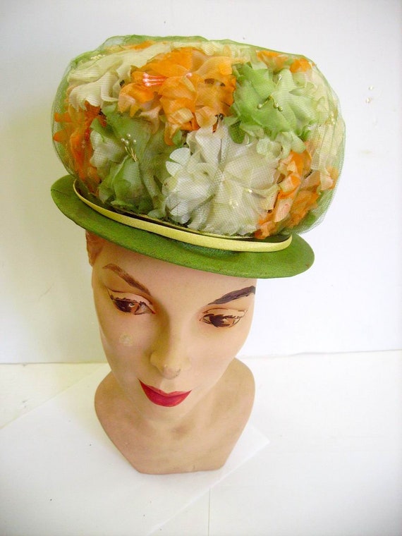 Gorgeous Vintage 1950's Flower Garden Ladies Hat/B