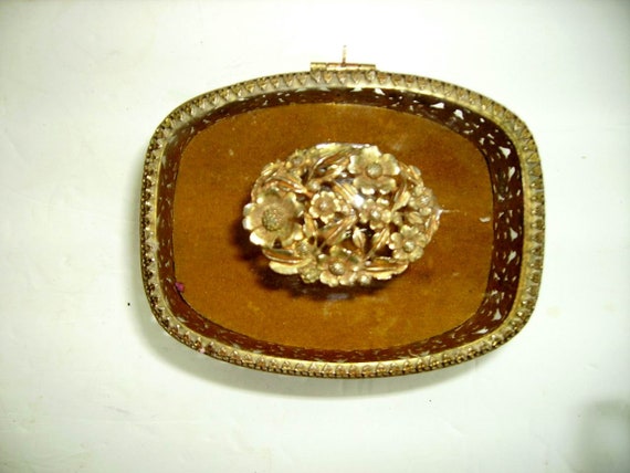 Vintage Gold Filigree and Glass Jewelry Casket/Mi… - image 5