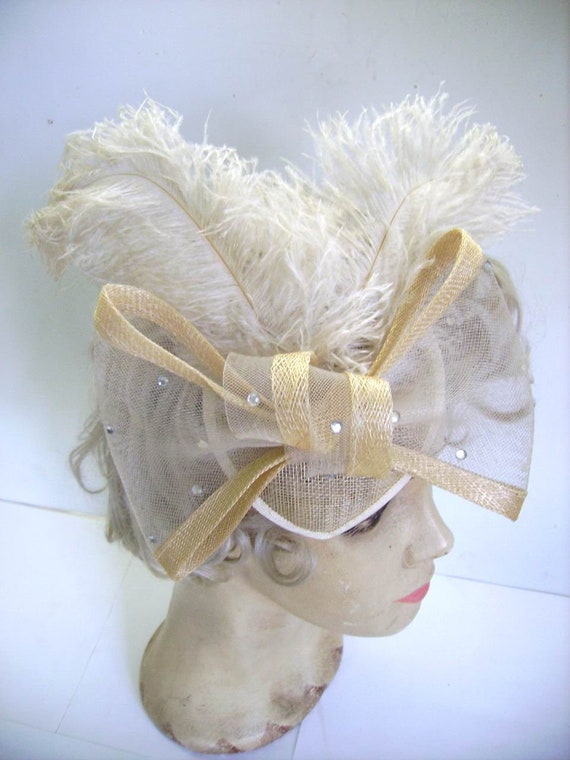 Cutest Vintage Fascinator Hat with Plumes/Ladies F