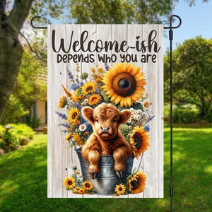 Lustige Highland Kuh Garten Flagge Sublimation Design 12 x 18 Lustige Flagge Willkommen ish Garten Flagge Designs Hof Flagge Sofortiger digitaler Download PNG
