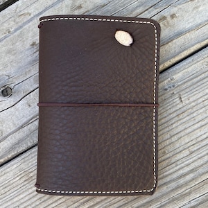 Pocket/Field Notes Travelers Notebook with Natural Hole and Veg. Tan Lining by Safari Leather