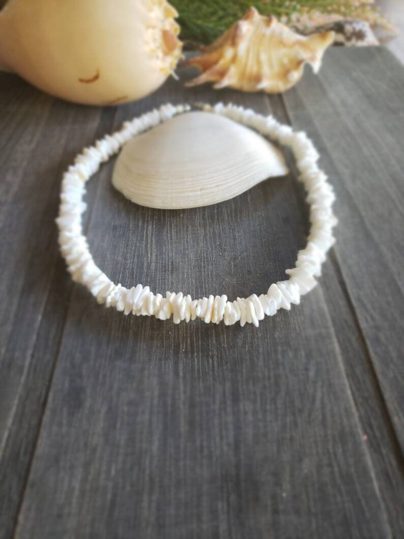 Puka Shell Necklace.Unisex Hawaiian Necklace.Beach Necklace Natural Puka Shell Necklace