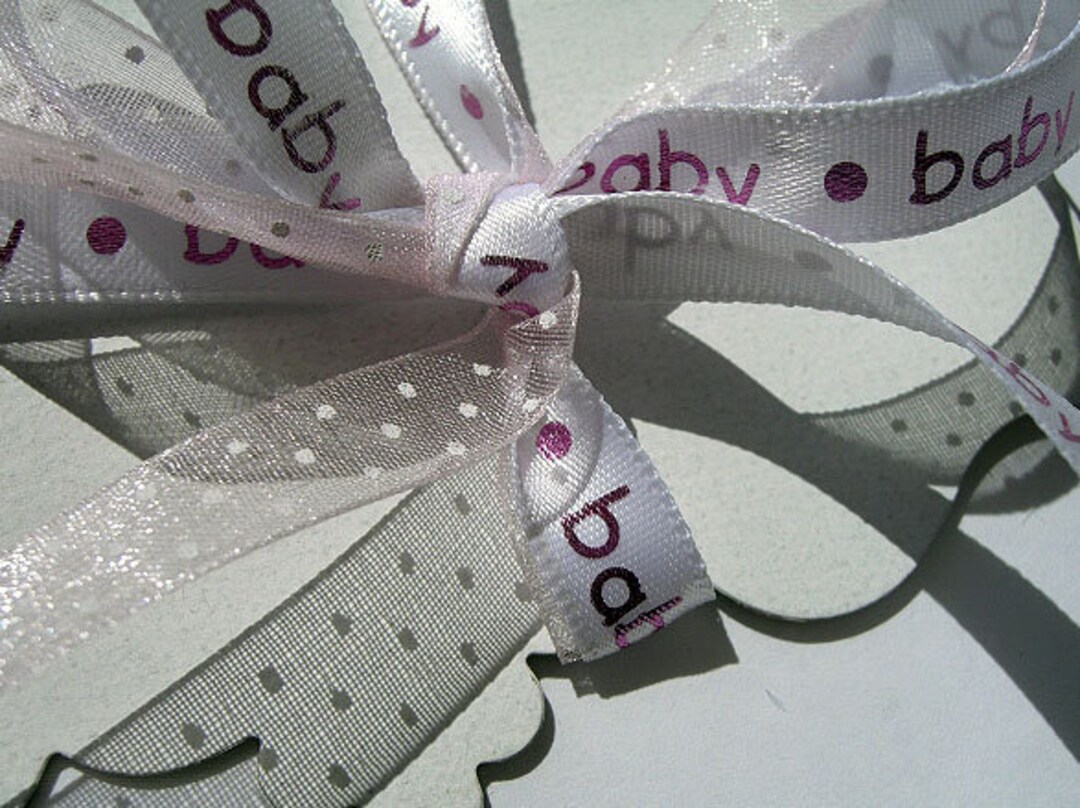 Ribbon : Pink or Light Blue 