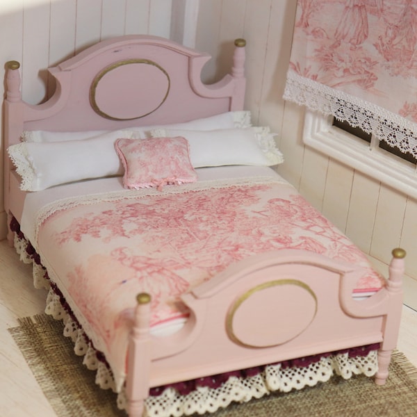 Dollhouse miniature double bed, pink "toile de jouy" bedspread, 4 pillows,  so sweet, complete bedding set, 1:12 Scale