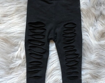 Distressed leggings