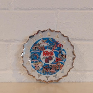 Vintage Knott&#39;s Berry Farm Souvenir Ceramic Plate, Japan, Gold Trim,
