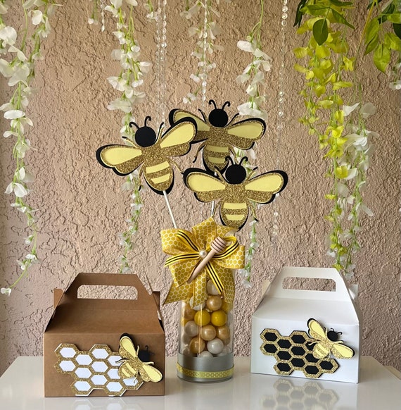 Bumblebee Centerpiece, Floral Arrangement, Bee Centerpiece, Honey