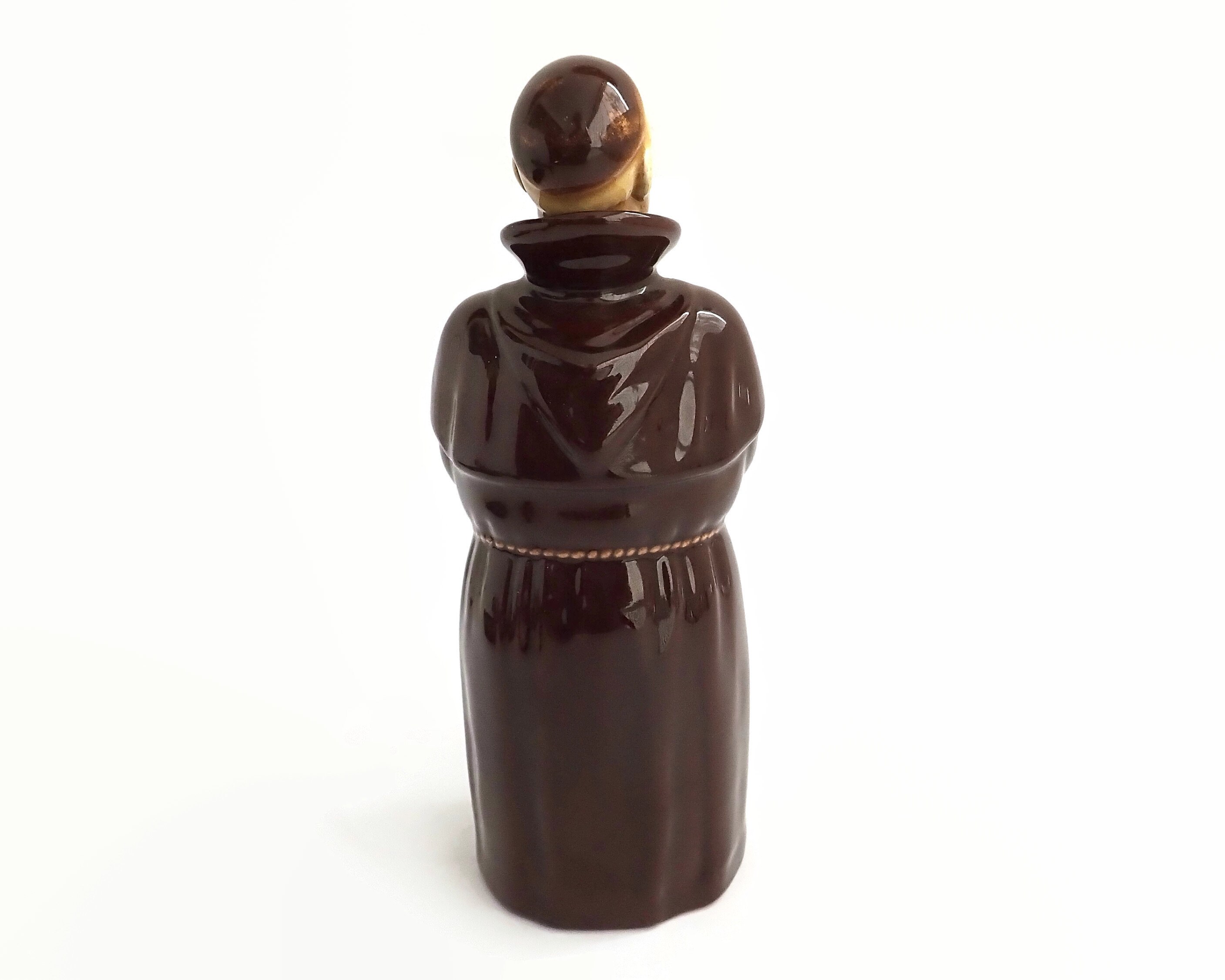 Download Vintage Beswick monk whiskey decanter with 3 shot glasses ... Yellowimages Mockups