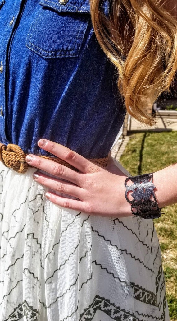 Sparkle Vinyl Cuff Bracelet - Flower Vines