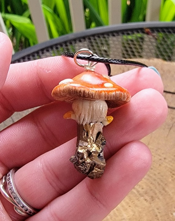 Mushroom Crystal Necklace - bronze quartz
