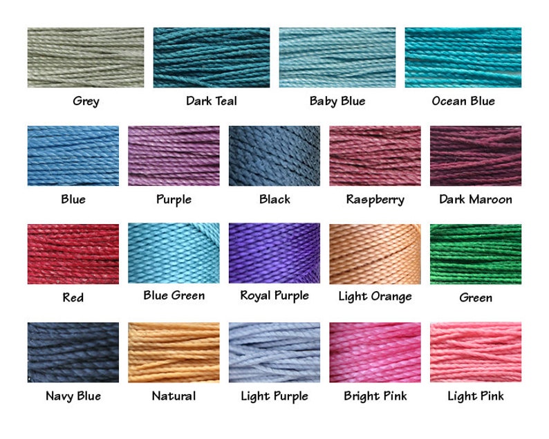 Pode incluir: Uma carta de cores de 18 cores diferentes de fio de bordar, incluindo cinza, azul escuro, azul beb&ecirc;, azul oceano, azul, roxo, preto, framboesa, marrom escuro, vermelho, azul esverdeado, roxo real, laranja claro, verde, azul marinho, natural, roxo claro, rosa brilhante e rosa claro.