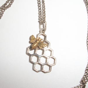 Silver 925 Honeycomb & Bee Pendant Necklace Fine Jewelry