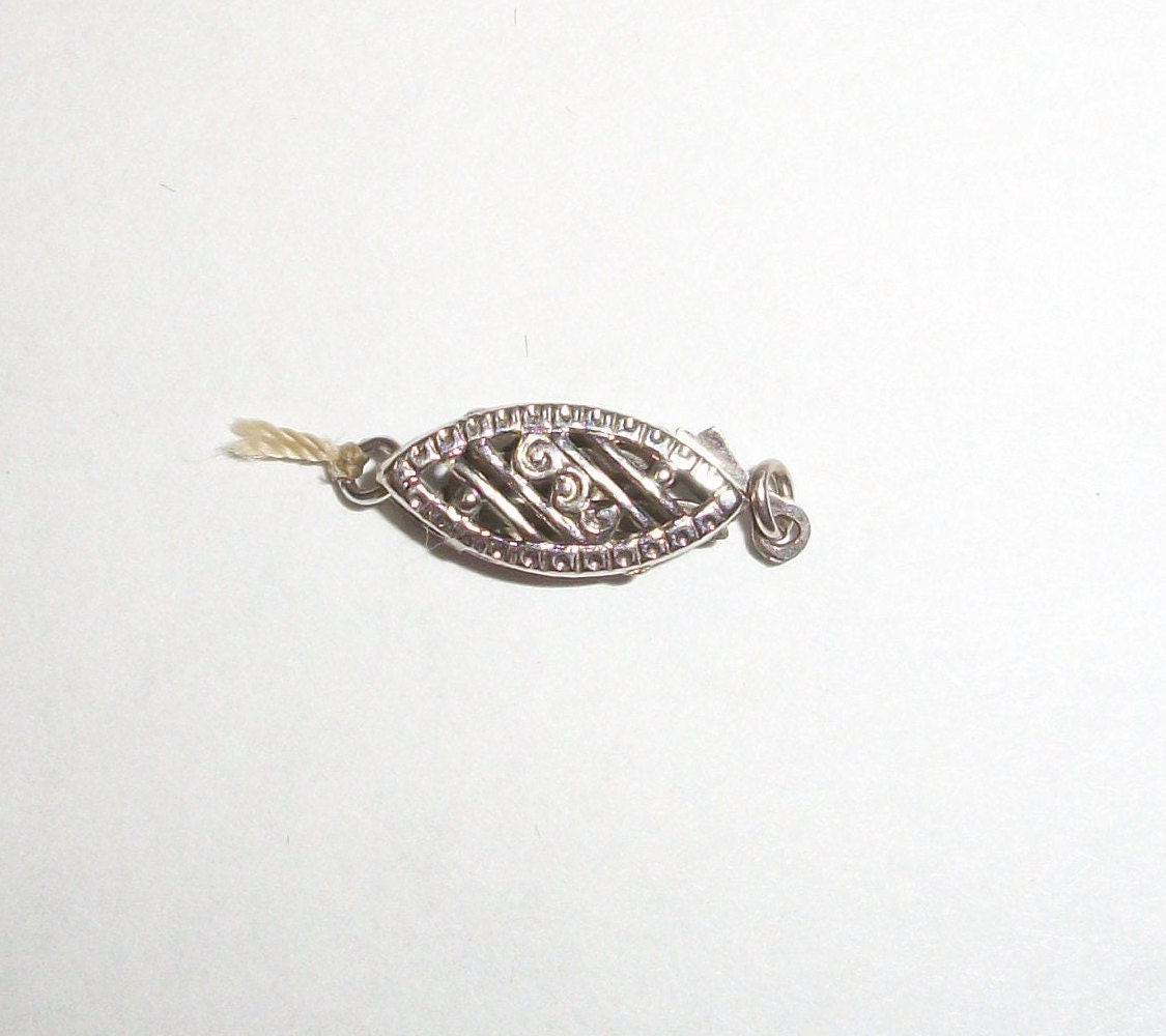 10K Gold Vintage Antique Filgree Fish Hook Necklace Clasp 