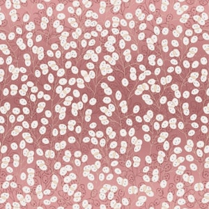 Pode incluir: Um padrão sem costura que apresenta vagens de sementes brancas em ramos delicados sobre um fundo rosa. O padrão lembra um design floral e seria adequado para tecidos, papel de parede ou papel de embrulho.