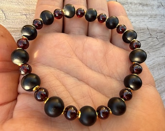 Elegant garnet and black agate beaded bracelet, dark red and black gemstone stretch bracelet for woman, Christmas gift in box
