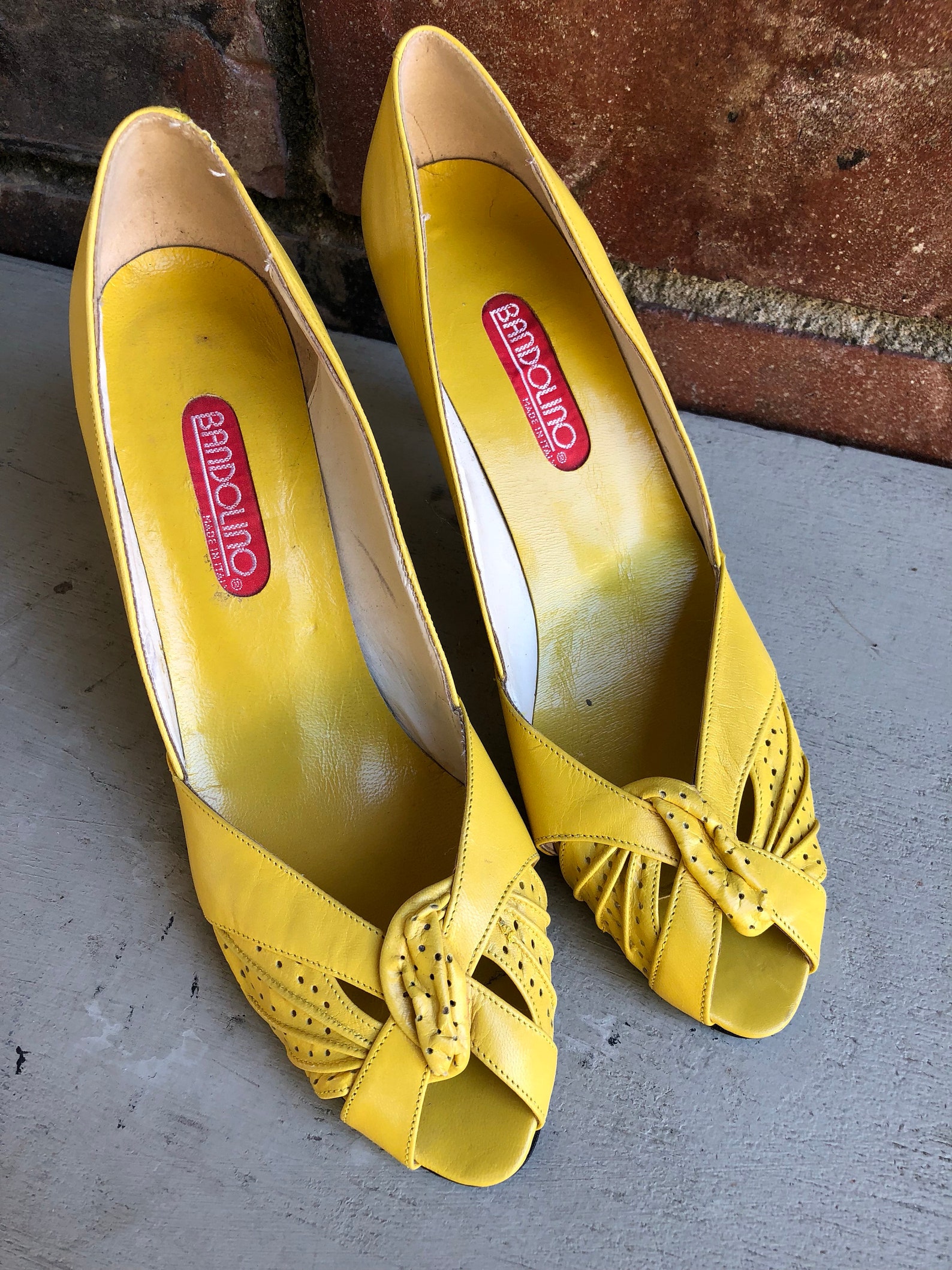 canary yellow pumps