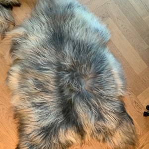 Natural grey Icelandic sheepskin