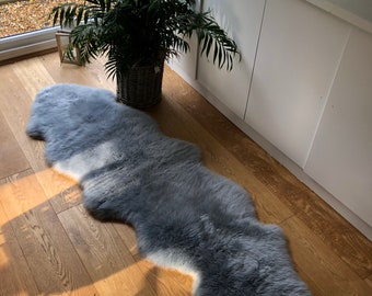 Silver grey sheepskin rug, XL grey sheepskin rug, long grey sheepskinrug, silver grey sheepskin, pale grey sheepskin, grey fur rug, light