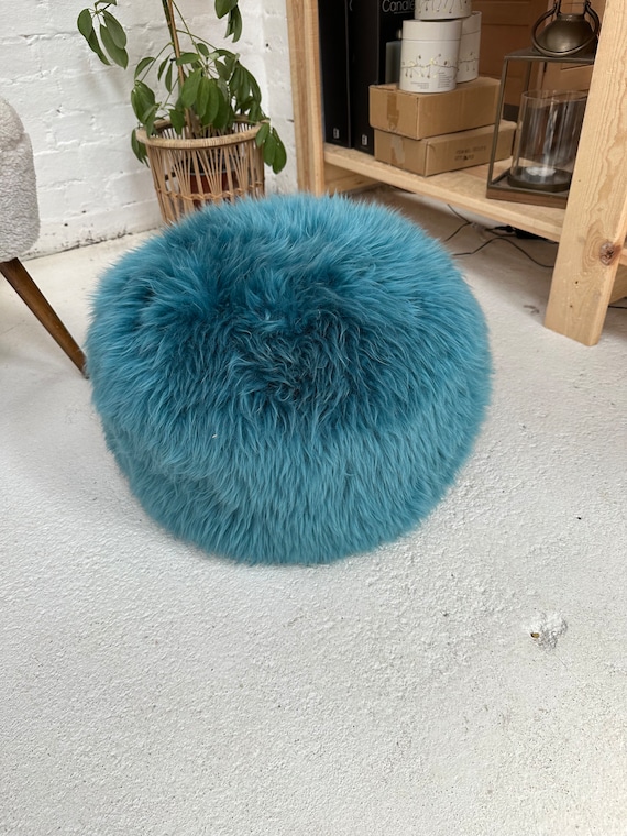 Tabouret Andy en fourrure et laiton poli en peau de mouton véritable