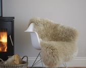 Tapis en peau de mouton Oyster, couleur neutre, luxueux, jeté en peau de mouton, hygge, housse de chaise, jeté de lit, housse de chaise avec liens