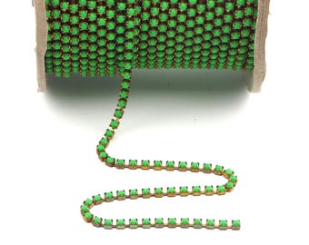 Green UV glow fluorescent pearl cup chain raw brass jewelry Preciosa SS12, 1 meter