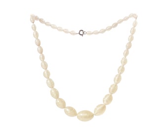 Collier vintage perles de verre ovales en satin tchèque crème